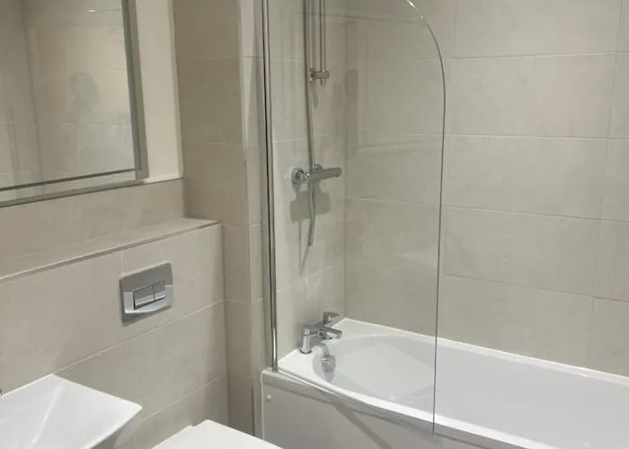 Modern Gym With 2 Balcony דבלין