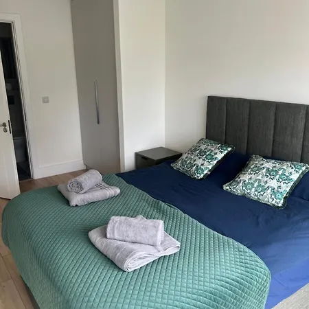 Daire Modern Gym With 2 Balcony *